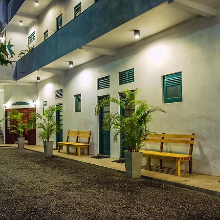 Colombo Beach Hostel Dehiwala-Mount Lavinia Ngoại thất bức ảnh