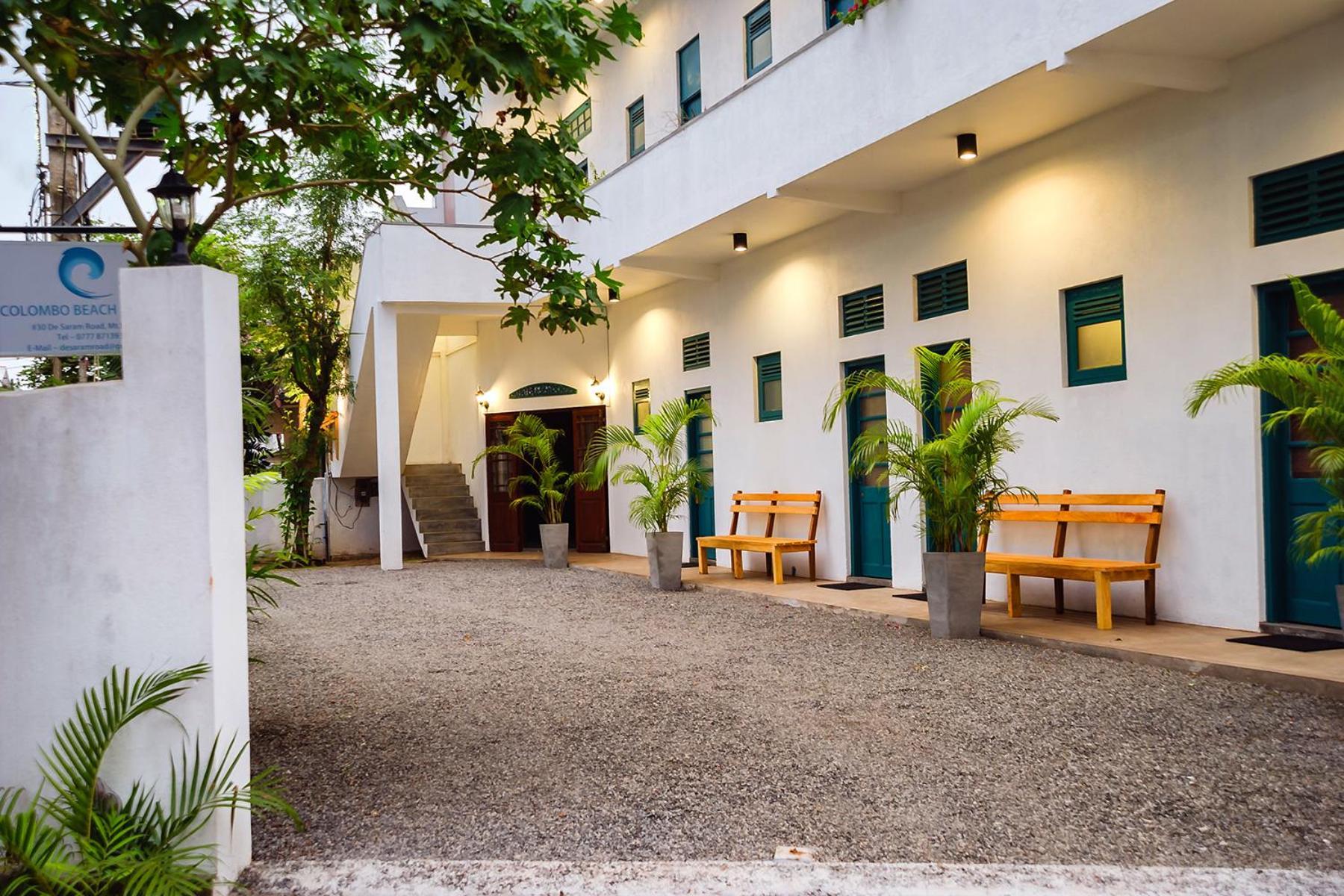 Colombo Beach Hostel Dehiwala-Mount Lavinia Ngoại thất bức ảnh