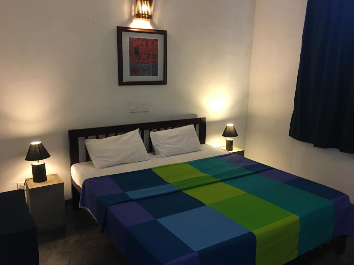 Colombo Beach Hostel Dehiwala-Mount Lavinia Ngoại thất bức ảnh