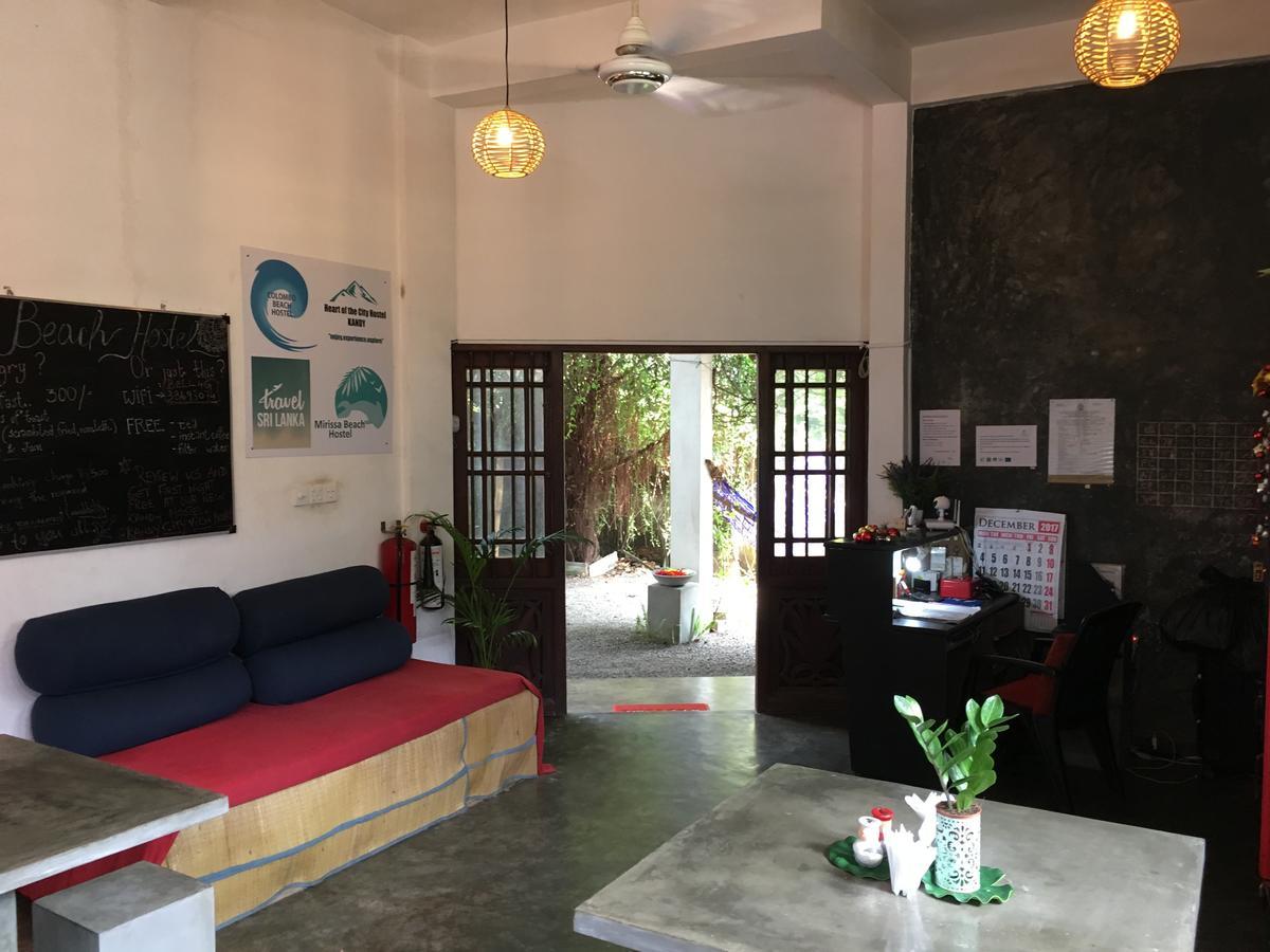 Colombo Beach Hostel Dehiwala-Mount Lavinia Ngoại thất bức ảnh